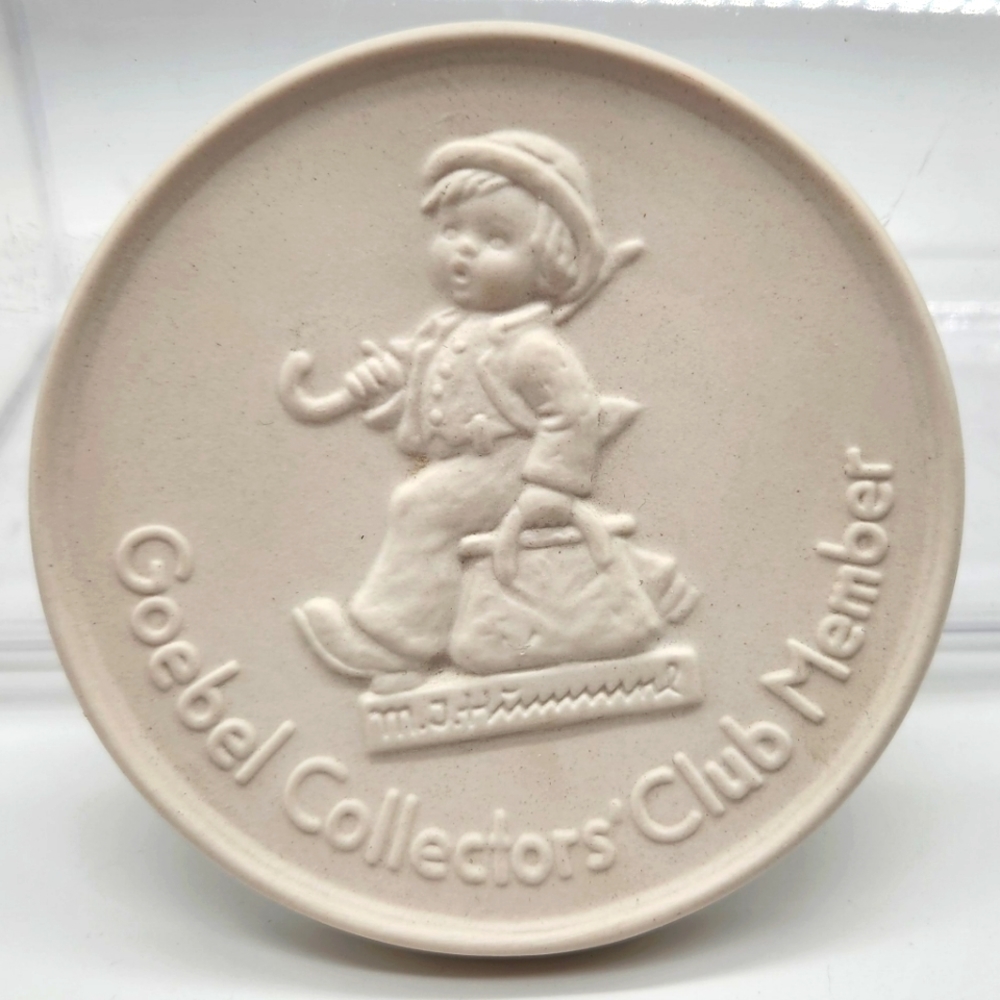 Vintage 1976 Goebel Collector's Club Member Bisque Medallion, Minor Shelf Wear
